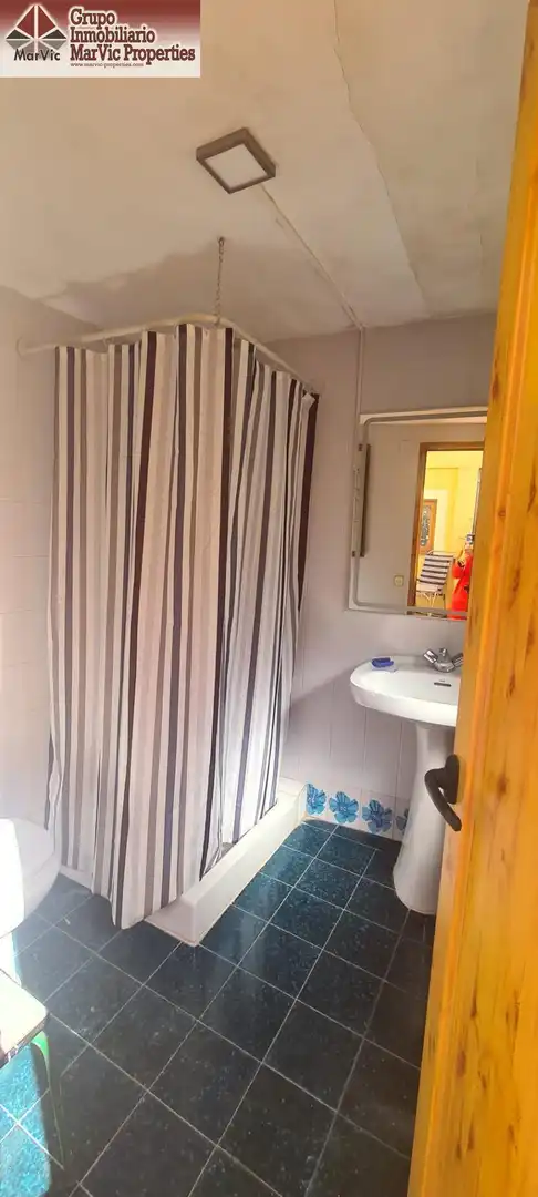 Bathroom of Houses for sale in Sella  with Terrace and Furnished