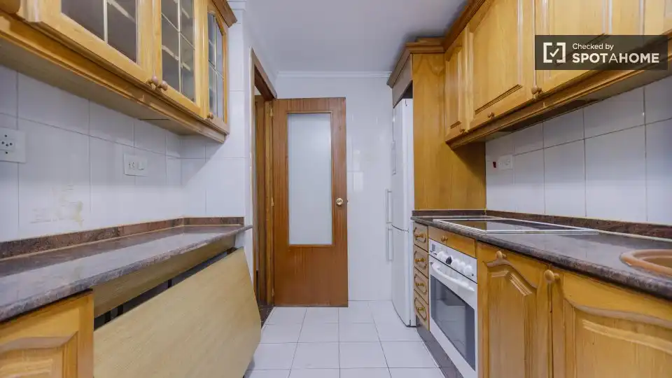 Cocina de Piso de alquiler en Valencia con Aire acondicionado, Calefacción y Amueblado