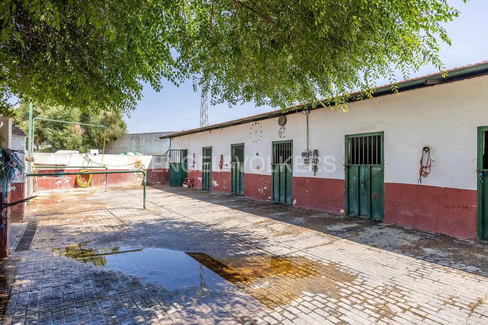 Vista exterior de Finca rústica en venta en Alcalá del Río con Aire acondicionado, Calefacción y Jardín privado