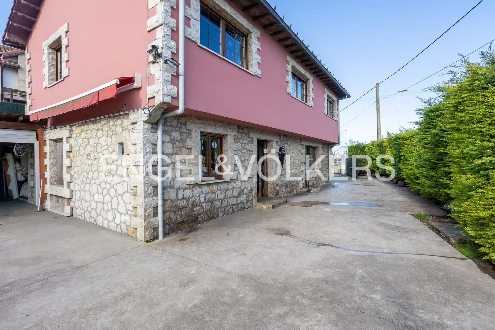 Vista exterior de Casa o chalet en venta en Marina de Cudeyo con Calefacción y Jardín privado