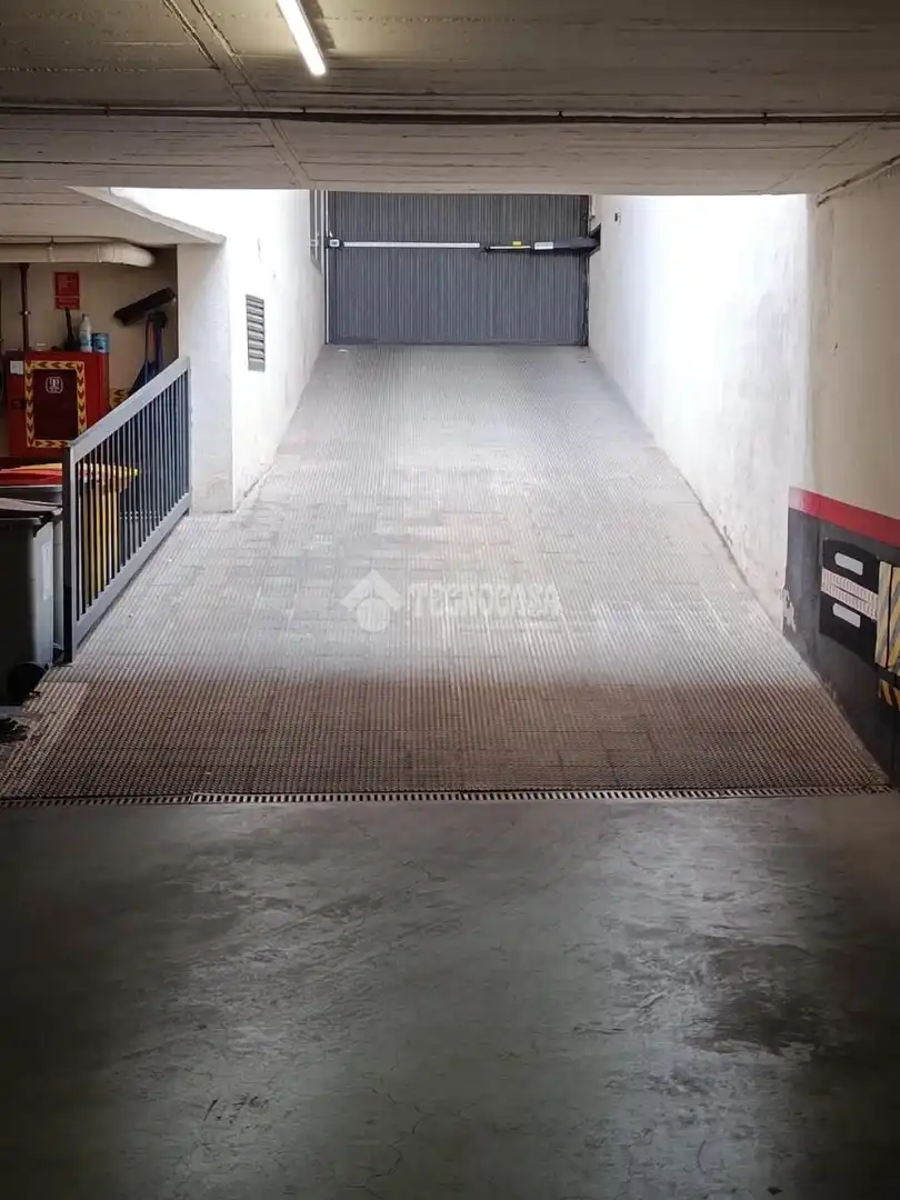 Garage zum Verkauf in Usera