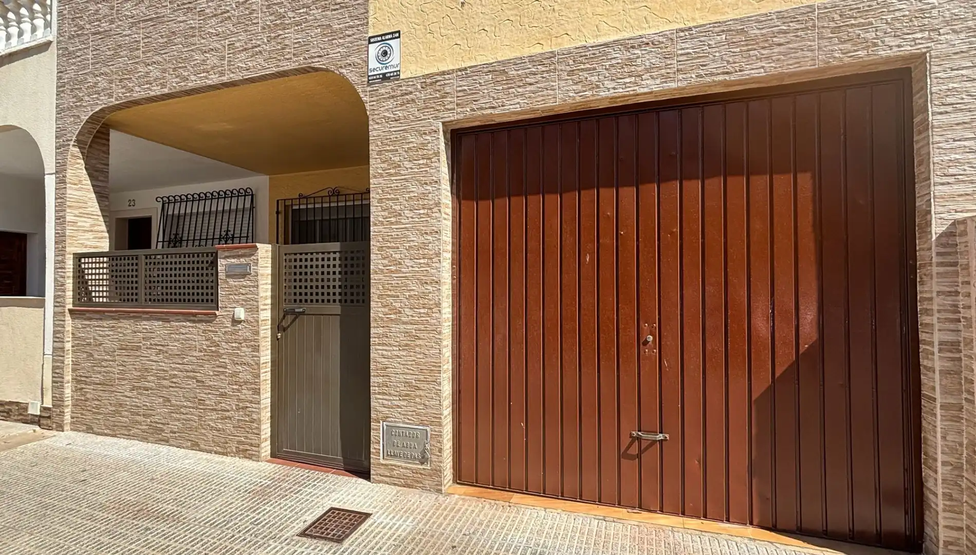 Außenansicht von Einfamilien-Reihenhaus zum Verkauf in Cartagena mit Klimaanlage, Terrasse und Möbliert