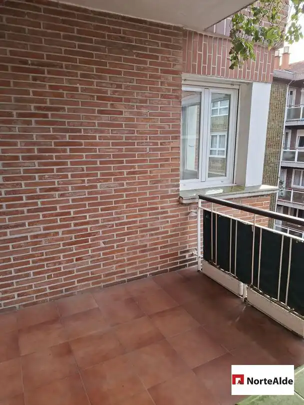 Terraza de Piso en venta en Barakaldo  con Calefacción, Trastero y Balcón