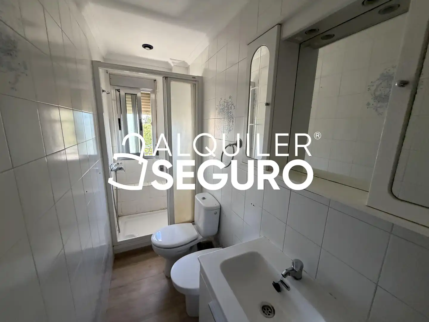 Bathroom of Flat for rent in Parla  with Air Conditioner, Heating and Terrace
