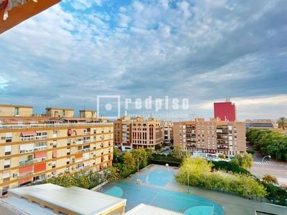 Vista exterior de Pis en venda en Alicante / Alacant amb Aire condicionat, Terrassa i Piscina