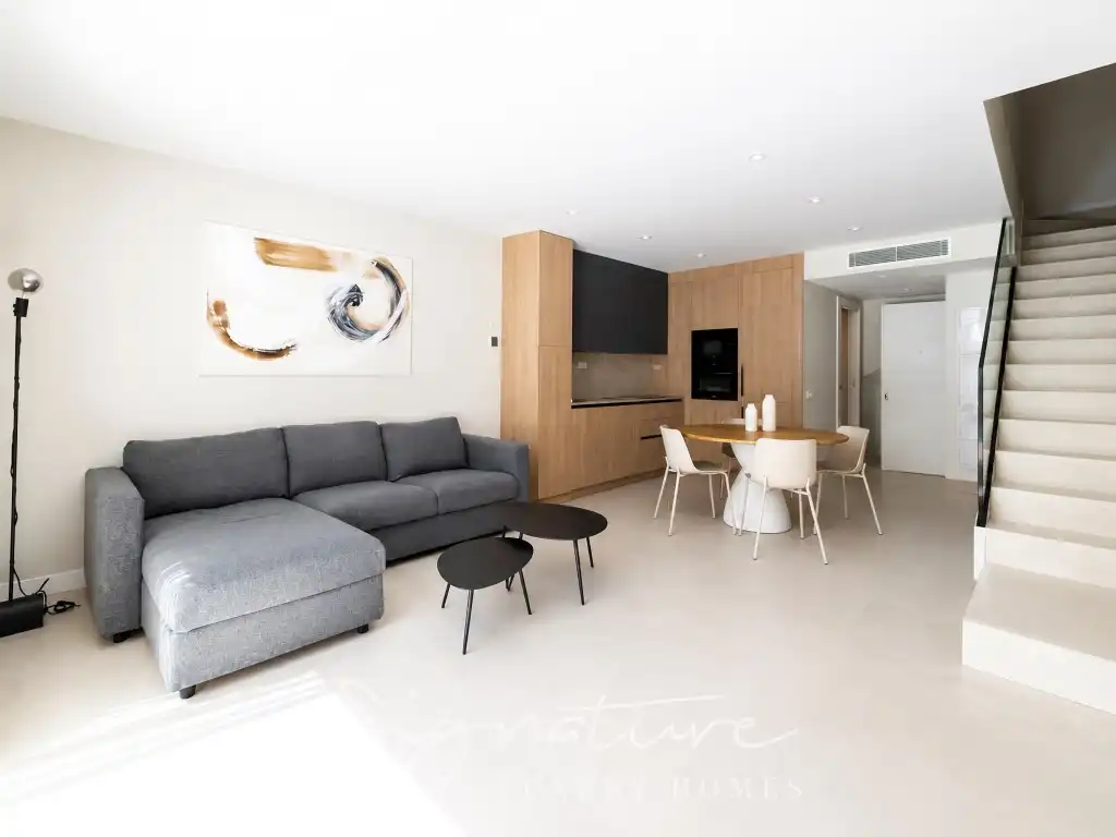 Sala de estar de Planta baja de alquiler en Barcelona con Aire acondicionado, Piscina y Amueblado