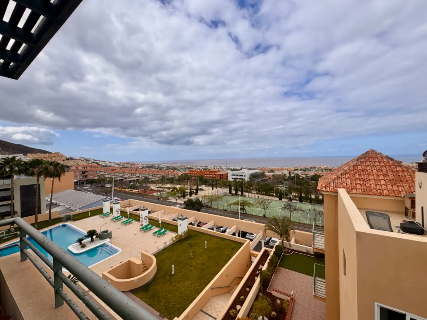 Vista exterior de Ático en venta en Adeje con Terraza, Trastero y Amueblado
