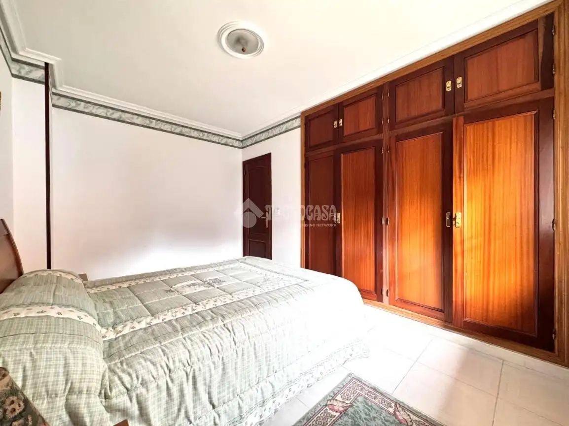 Bedroom of Houses for sale in Valladolid  with Air Conditioner, Parquet flooring and Furnished