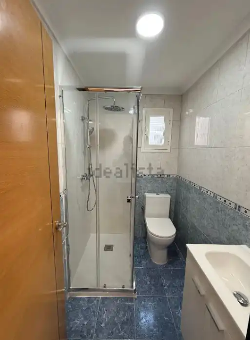 Badezimmer von Wohnung zur Miete in Manises mit Möbliert, Ofen und Waschmaschine