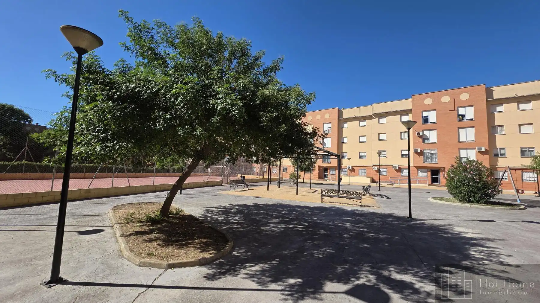 Vista exterior de Piso en venta en Jerez de la Frontera con Trastero y Piscina comunitaria