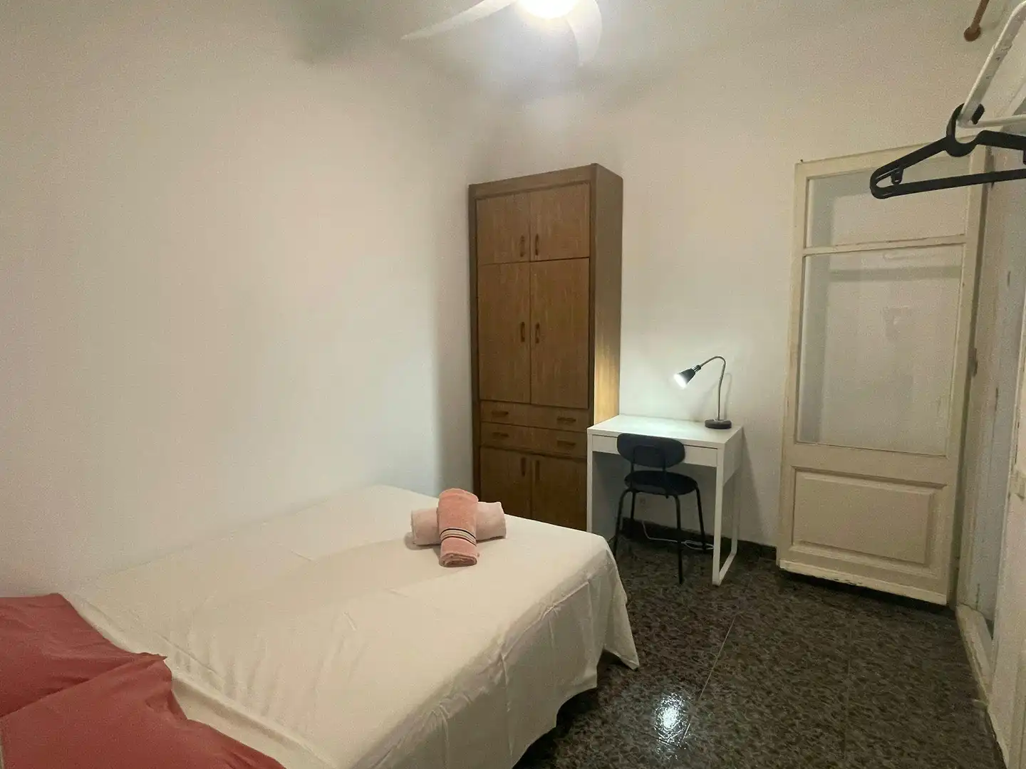 Bedroom of Flat for share in  Barcelona Capital  with Heating, Furnished and Washing machine