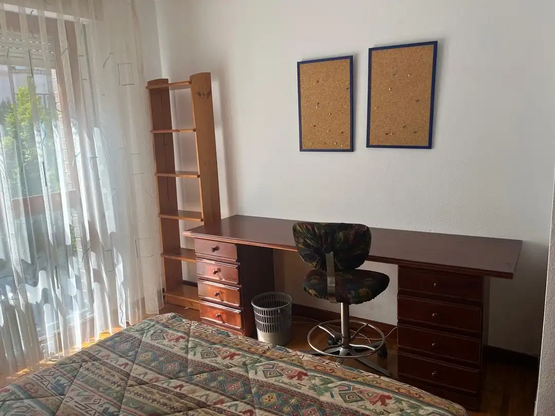 Habitación de Piso de alquiler en  Pamplona / Iruña con Calefacción, Terraza y Balcón