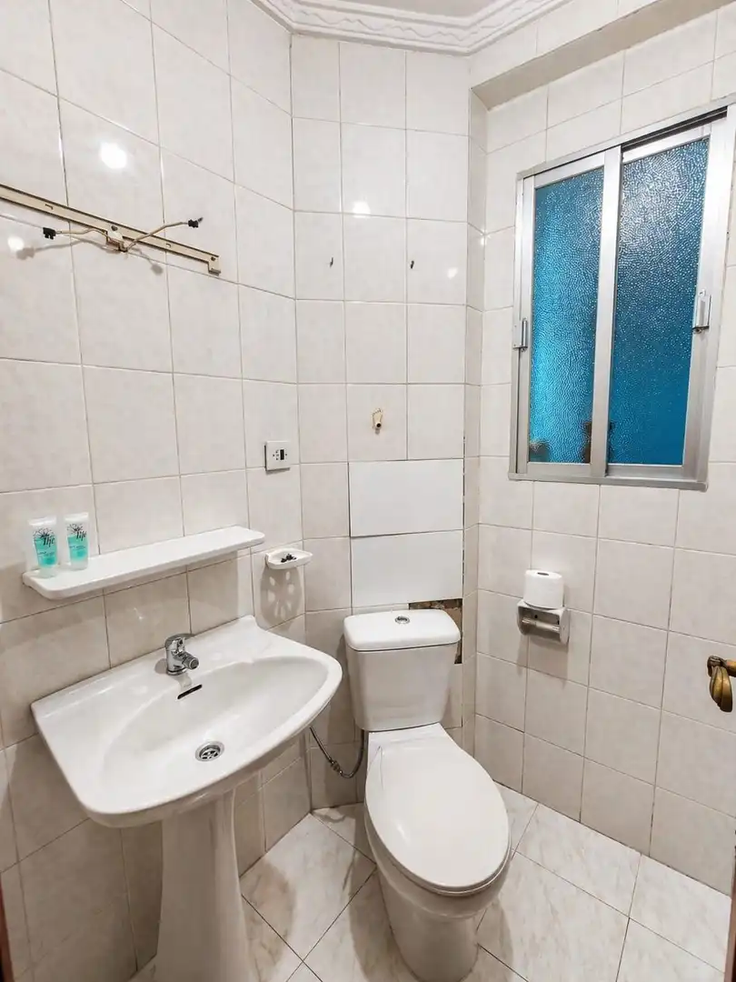Bathroom of Flat for sale in Granada
