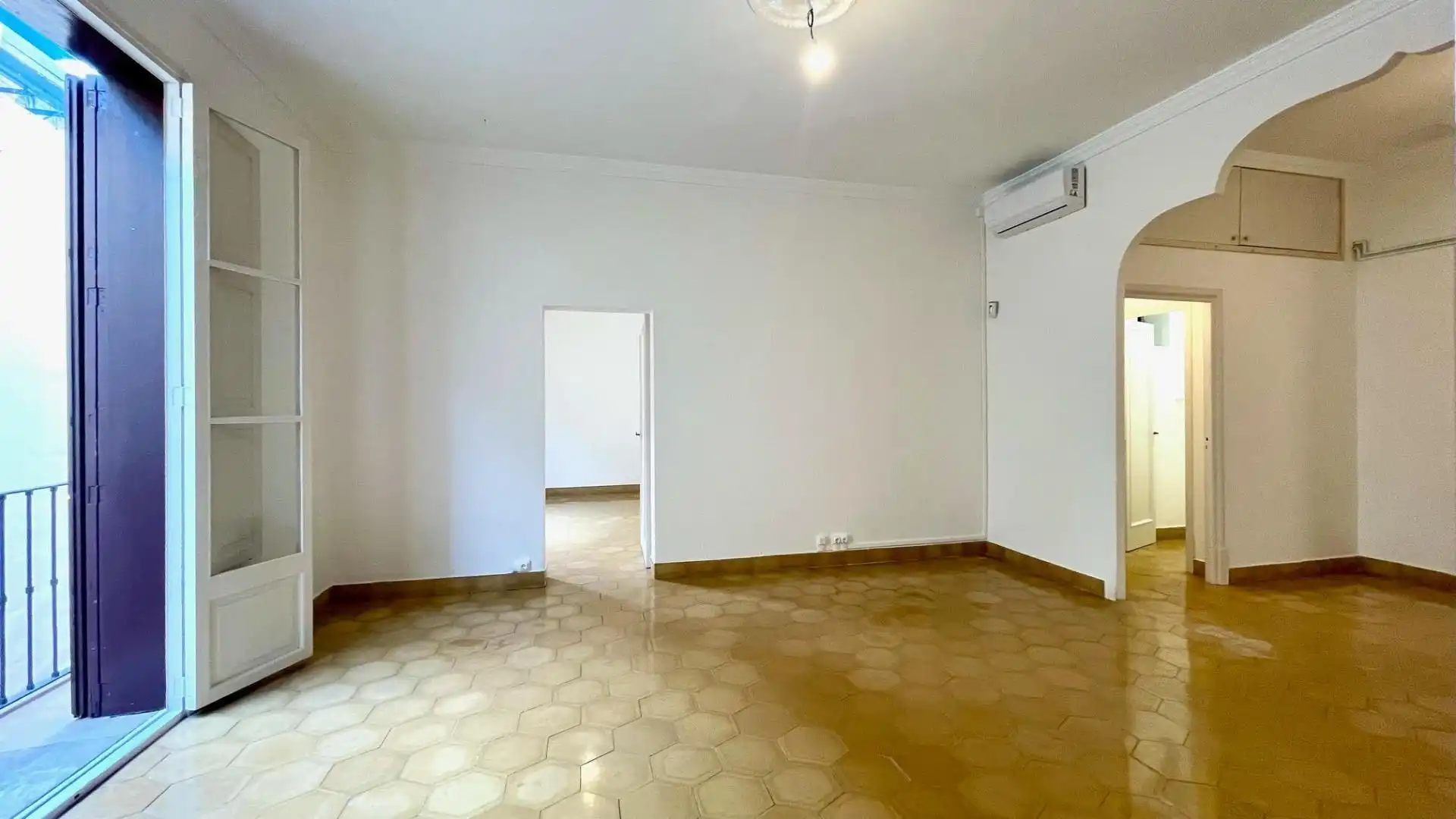Living room of Flat for rent in  Palma de Mallorca  with Air Conditioner and Balcony