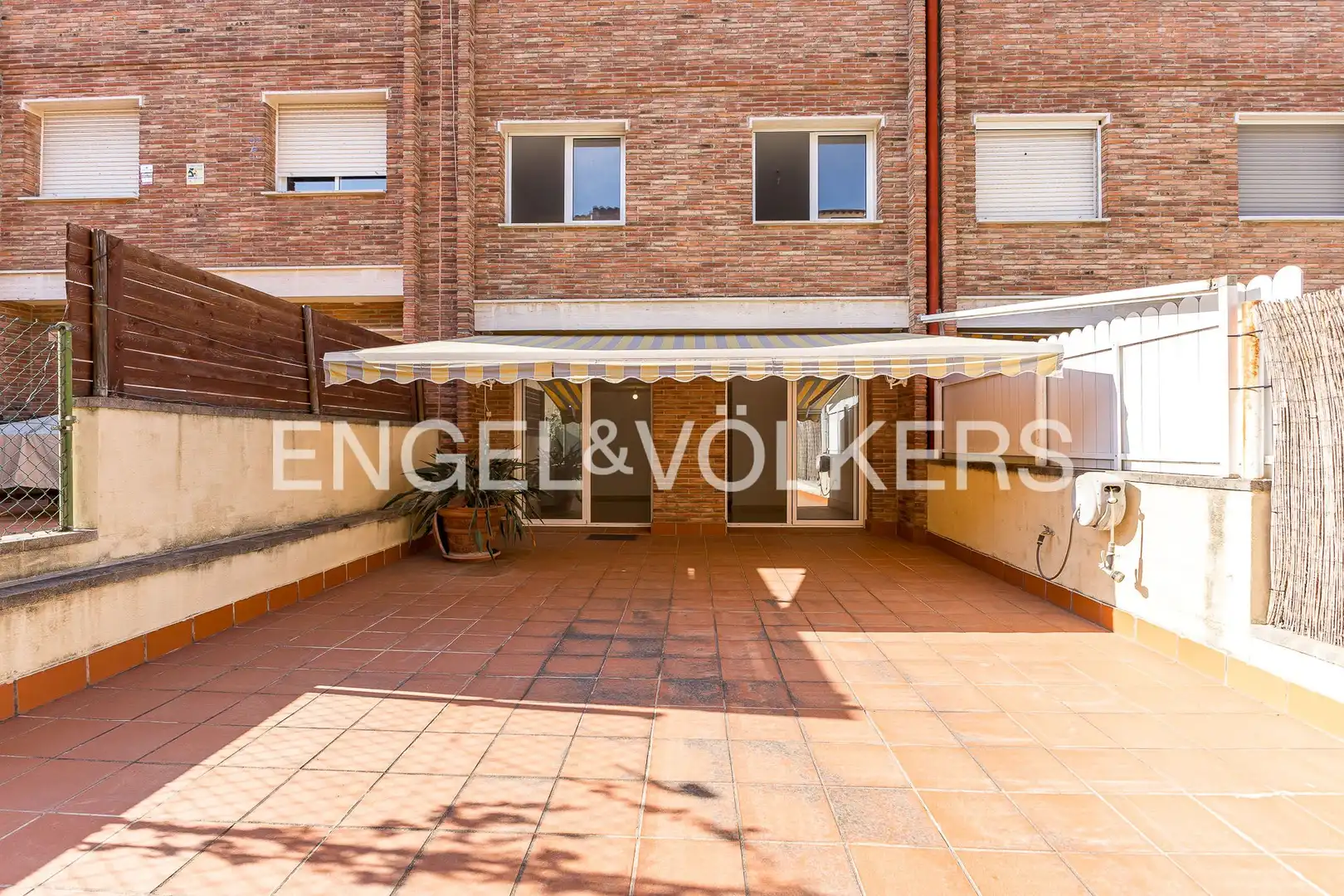 Maison mitoyenne avec piscine à vendre à Nou Eixample Nord, imagen 2