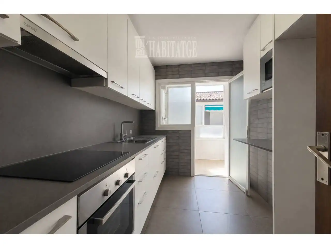 Küche von Wohnung zum Verkauf in Vic mit Heizung, Terrasse und Abstellraum