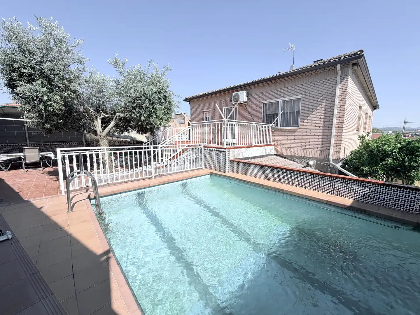 Schwimmbecken von Haus oder Chalet zum Verkauf in Terrassa mit Klimaanlage, Heizung und Privatgarten