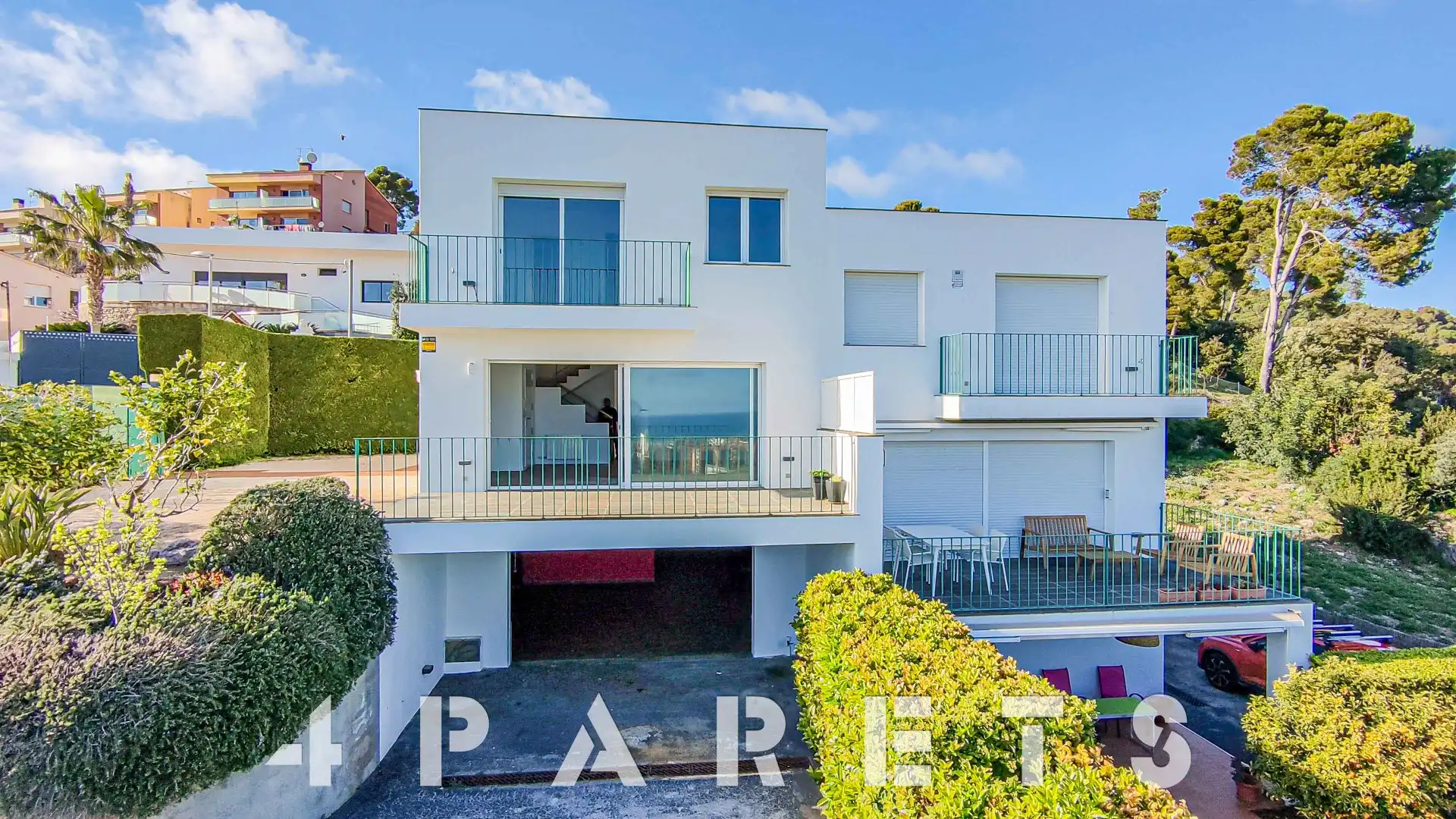 Außenansicht von Einfamilien-Reihenhaus zum Verkauf in Santa Susanna mit Heizung, Privatgarten und Terrasse