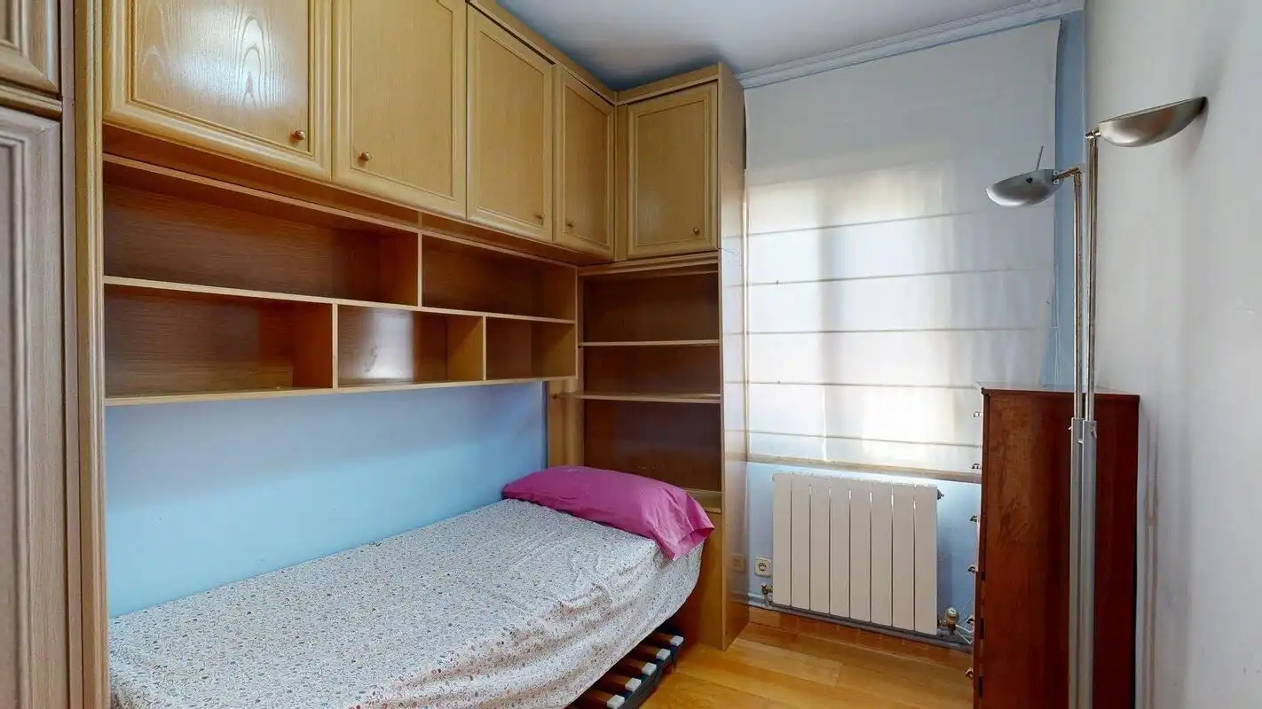 Schlafzimmer von Wohnung zum Verkauf in Zaragoza mit Klimaanlage und Heizung