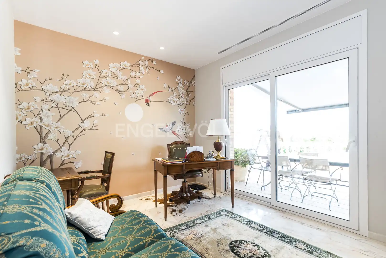 Sala d'estar de Casa o xalet en venda en Vilanova i la Geltrú amb Aire condicionat, Calefacció i Jardí privat