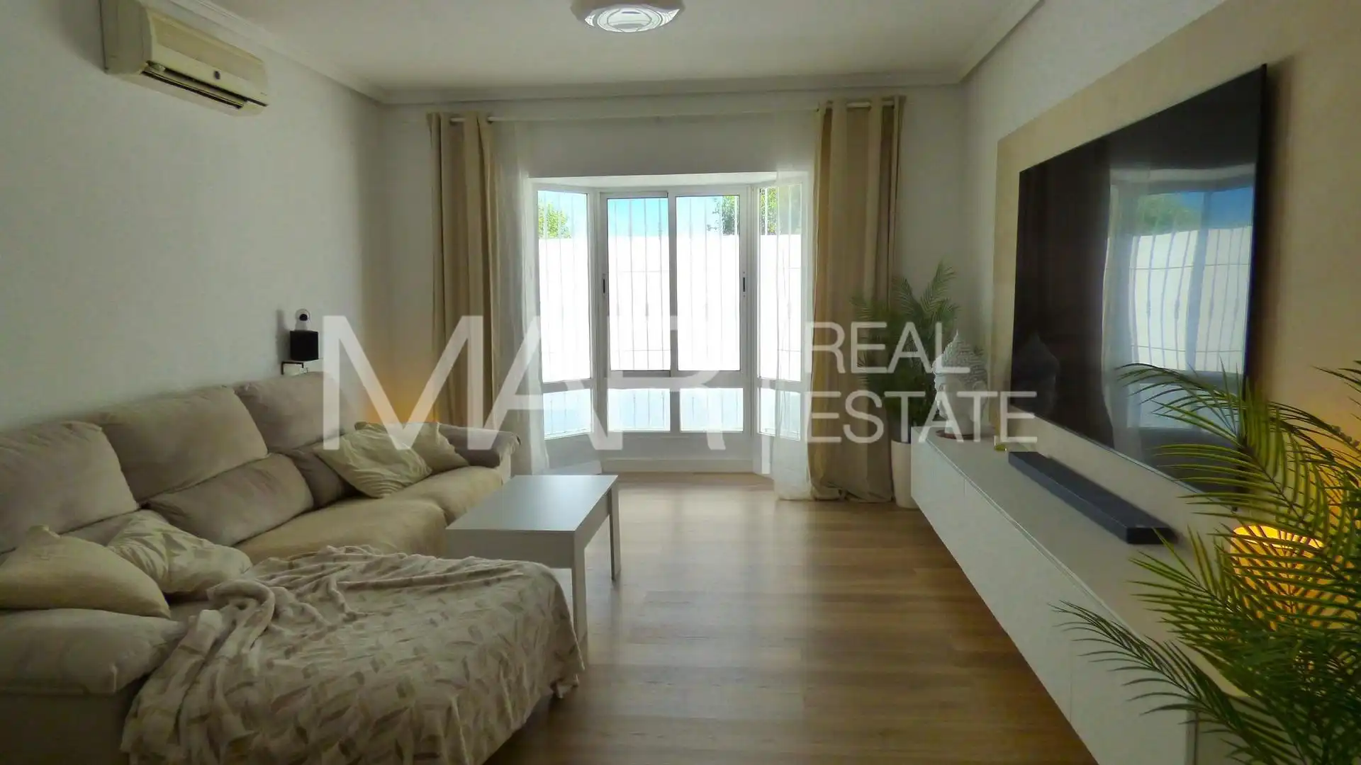 Living room of Houses for sale in Chiclana de la Frontera