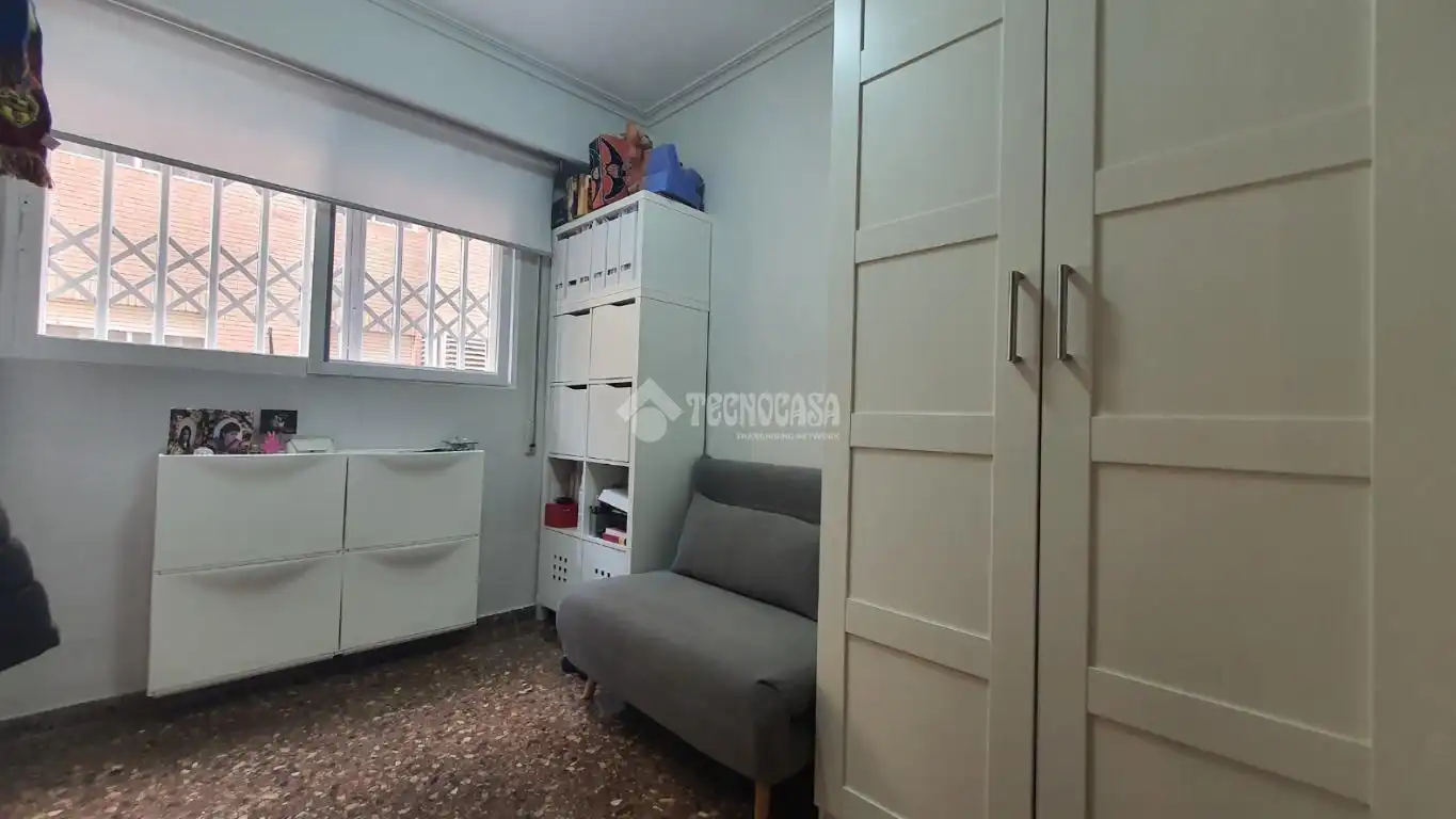 Habitación de Piso en venta en Valencia con Calefacción y Balcón