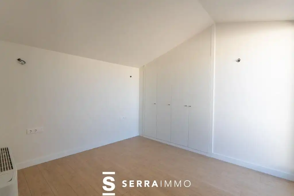 Habitación de Ático en venta en Vilanova i la Geltrú con Aire acondicionado, Terraza y Balcón