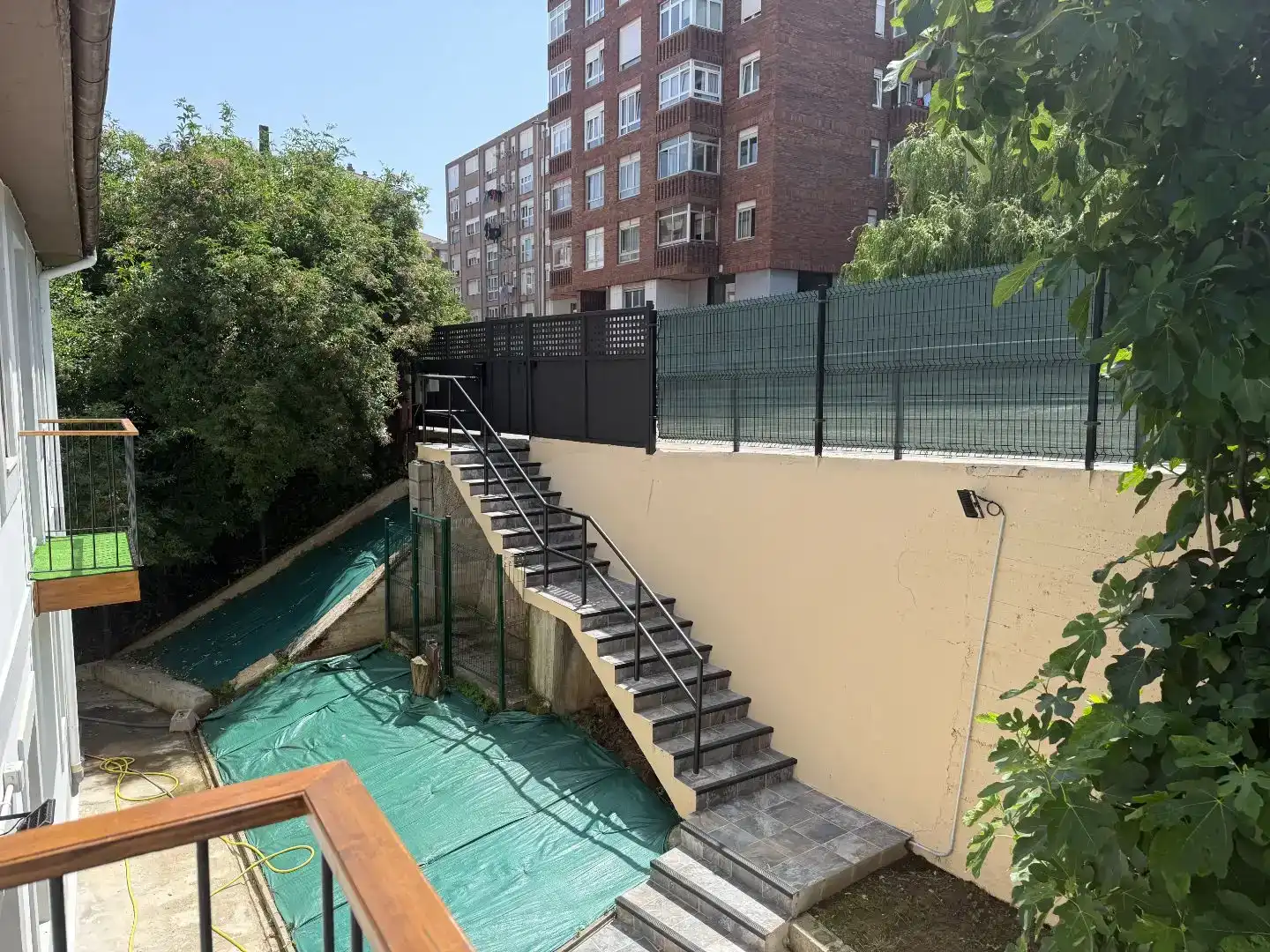 Außenansicht von Haus oder Chalet zur Miete in Santander mit Privatgarten, Möbliert und Ofen