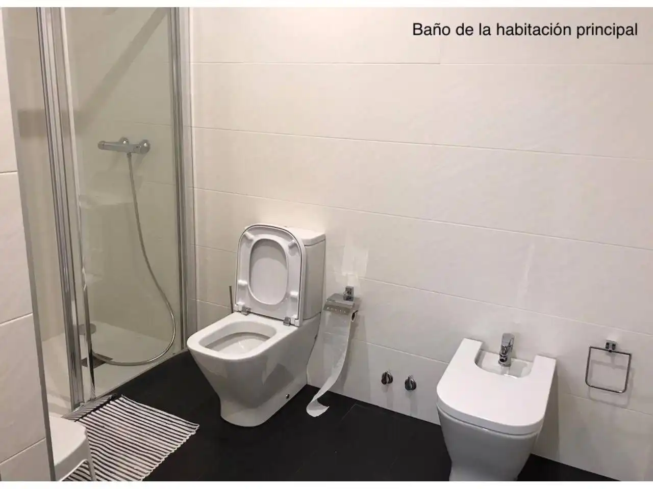 Badezimmer von Haus oder Chalet zum Verkauf in Verín mit Heizung, Privatgarten und Schwimmbad