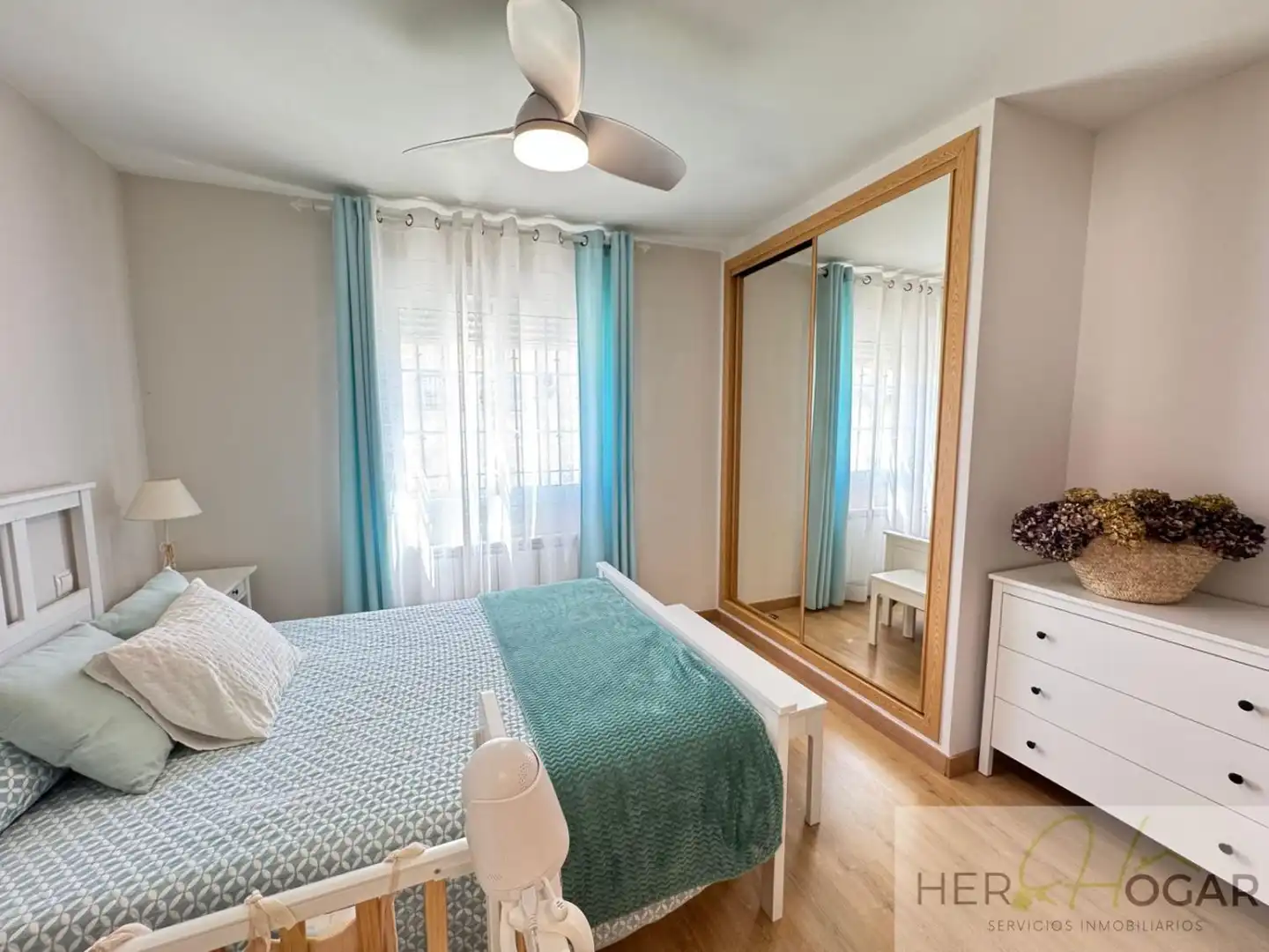 Habitación de Casa o chalet en venta en Burguillos de Toledo con Aire acondicionado, Calefacción y Jardín privado