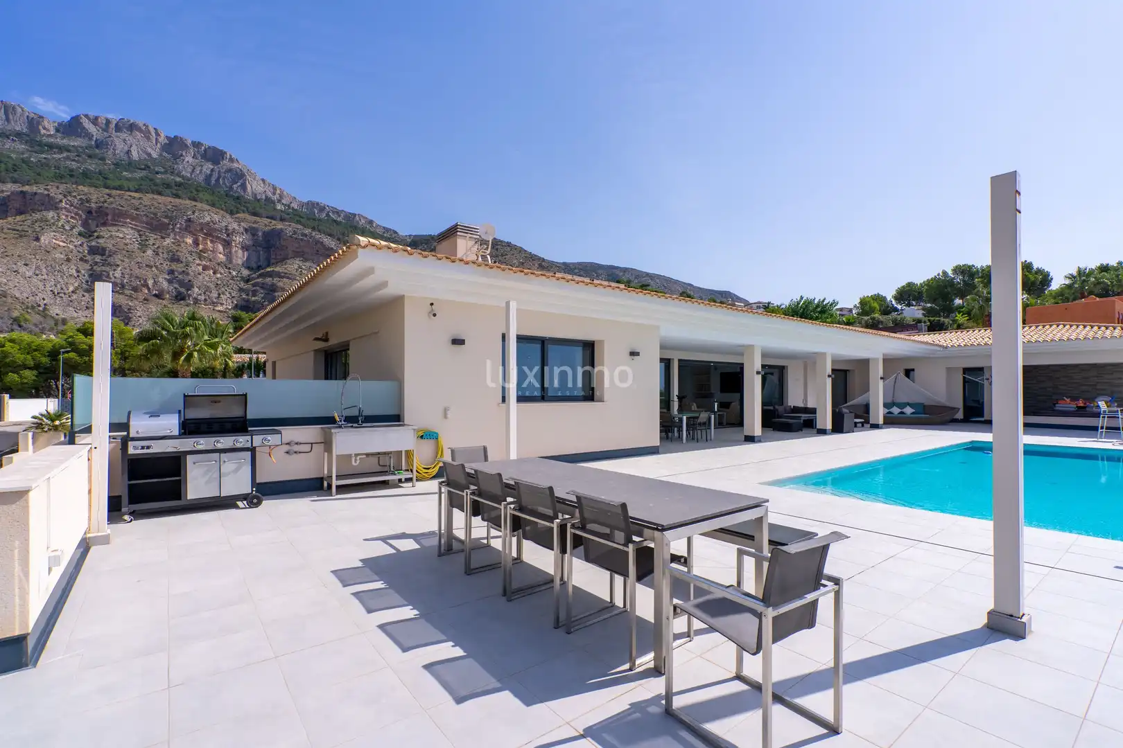 Außenansicht von Haus oder Chalet zum Verkauf in Altea mit Klimaanlage, Heizung und Terrasse