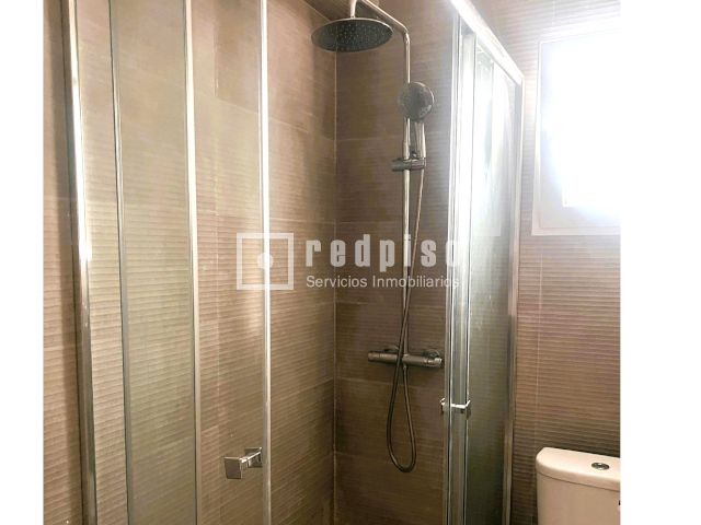 Bathroom of Flat for sale in Parla  with Heating and Terrace
