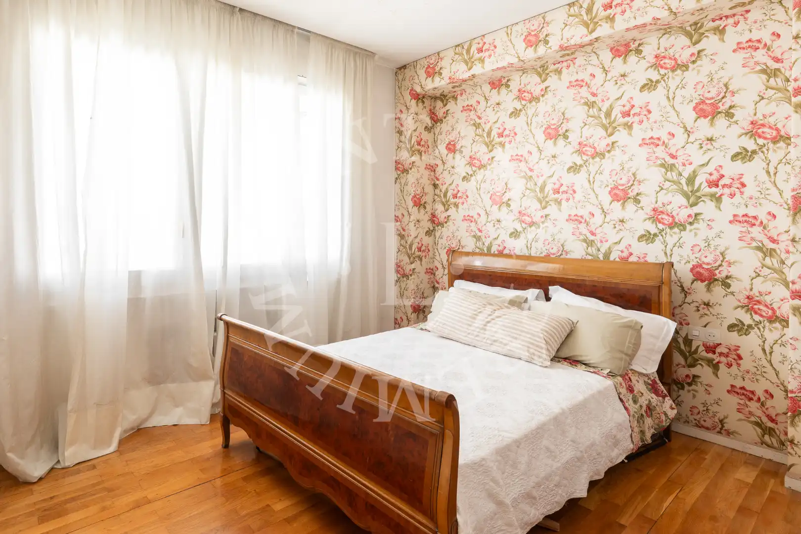 Habitación de Ático en venta en Barcelona con Aire acondicionado, Calefacción y Parquet