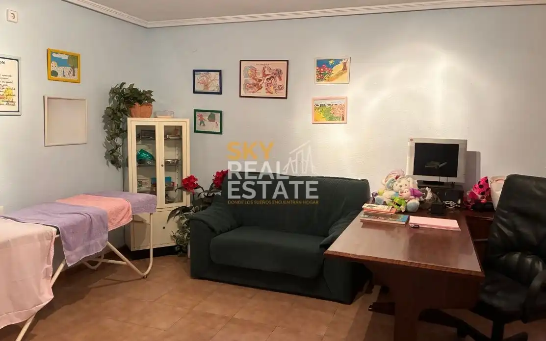 Living room of Flat for sale in Silla  with Air Conditioner and Balcony