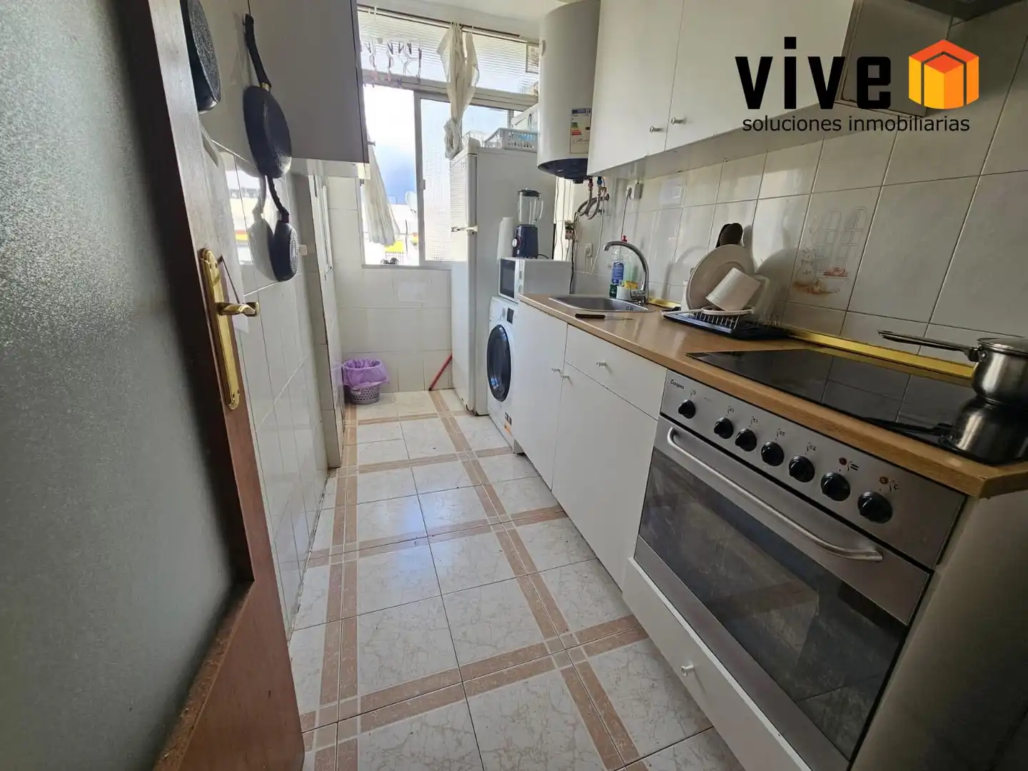 Kitchen of Flat for sale in Sevilla  with Air Conditioner and Heating