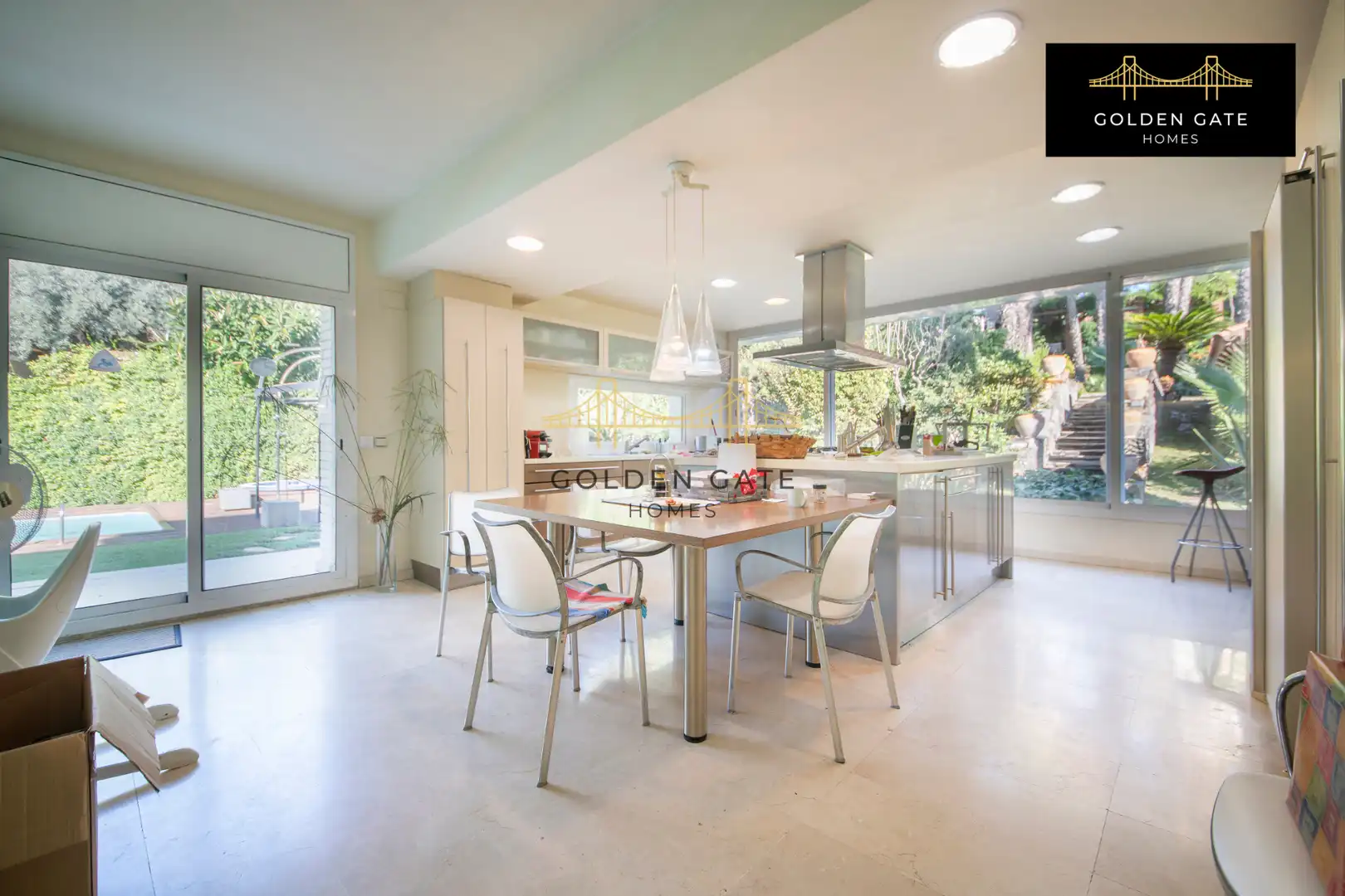 Cocina de Casa o chalet en venta en Alella con Aire acondicionado, Calefacción y Jardín privado