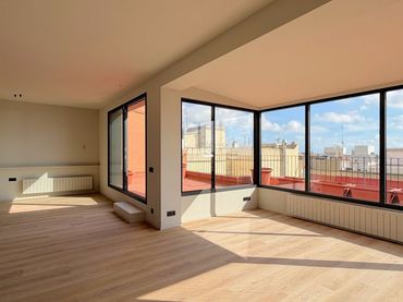 Ático con ascensor en venta en Carrer de l'Emancipació
