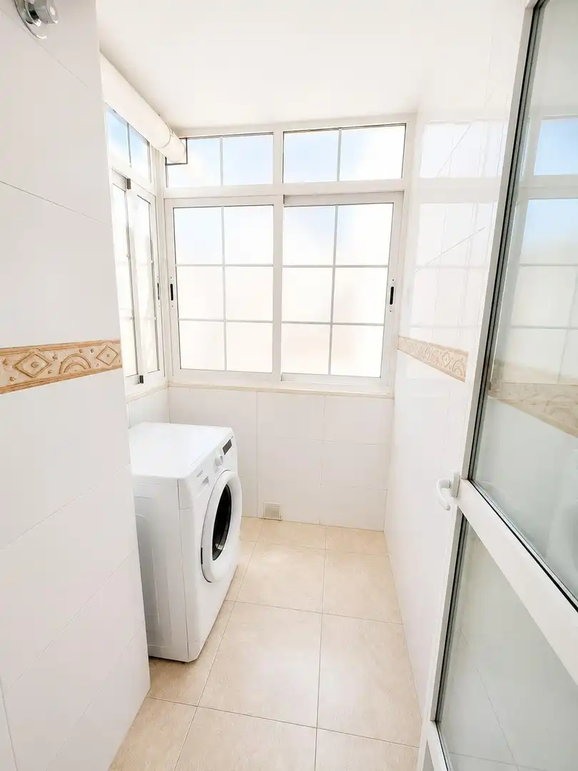 Badezimmer von Dachboden zur Miete in Málaga mit Klimaanlage, Privatgarten und Terrasse