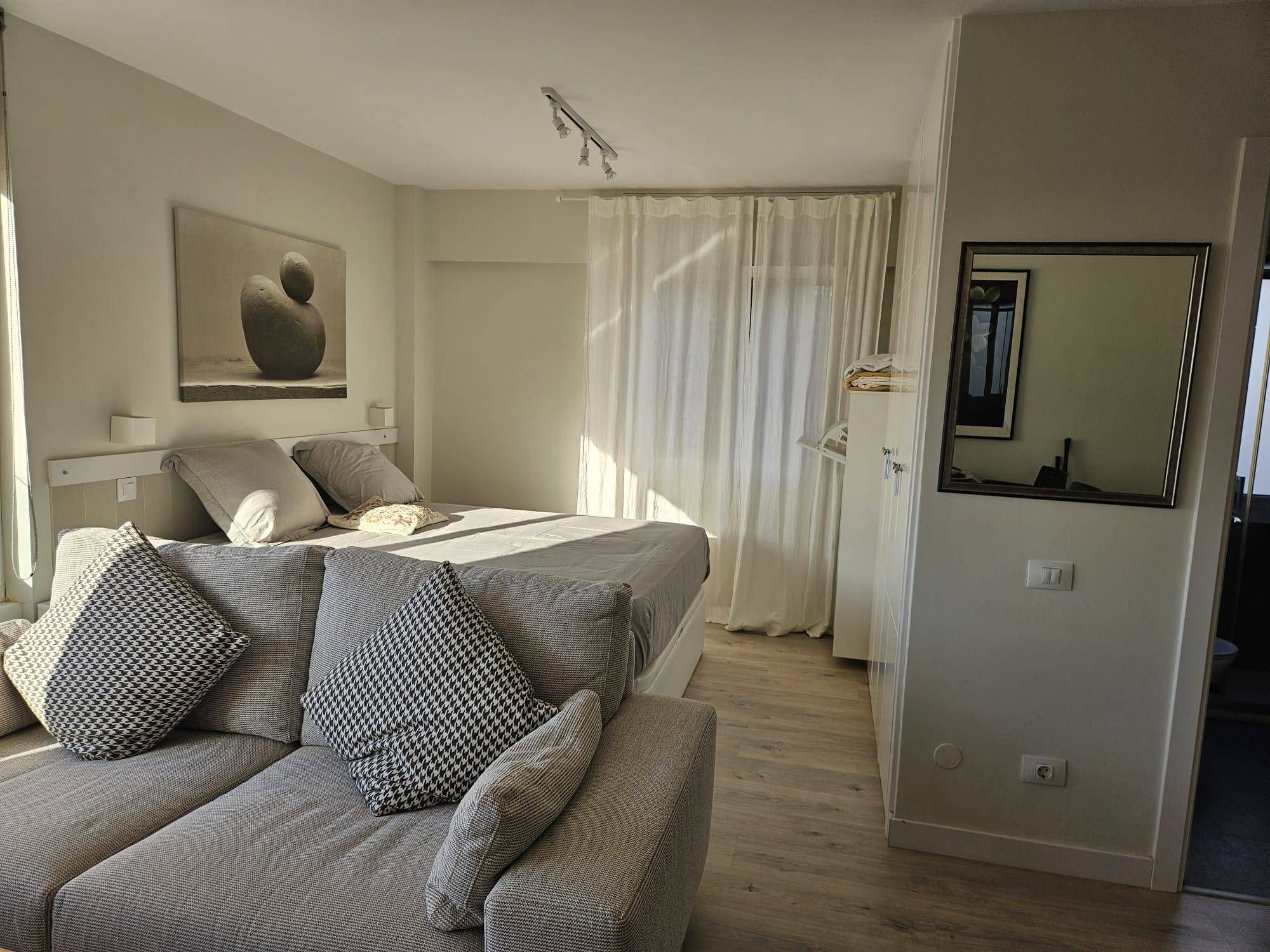 Bedroom of Flat for rent in Las Palmas de Gran Canaria  with Parquet flooring, Furnished and Community pool