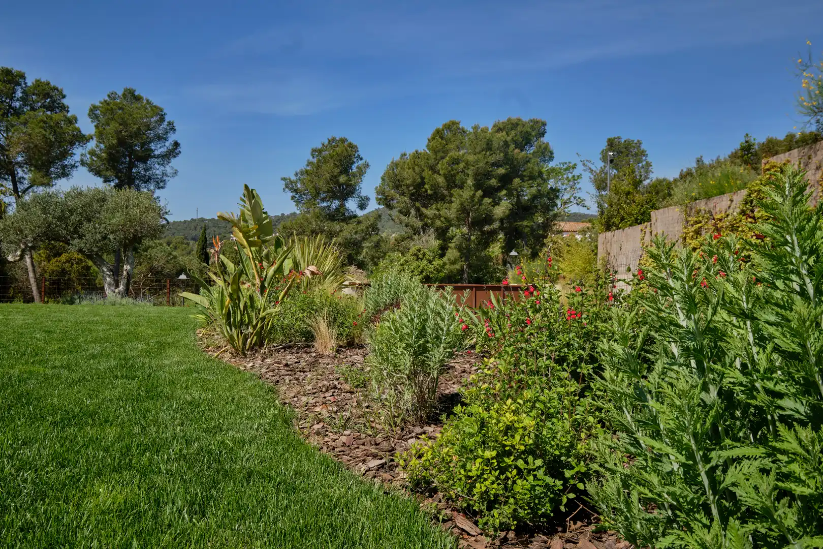 Garden of Houses for rent in Mont-ras  with Air Conditioner, Heating and Private garden