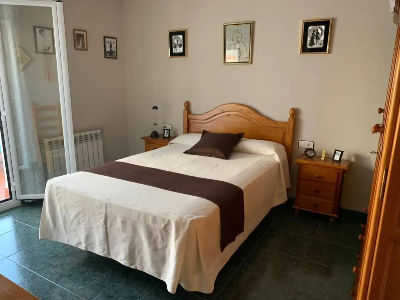 Dormitori de Casa o xalet en venda en Baza amb Calefacció i Terrassa