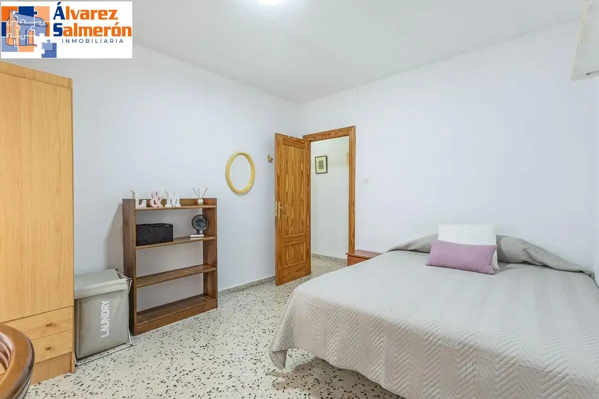 Flat for sale in Calle de las Caballerizas, Centro - Sagrario