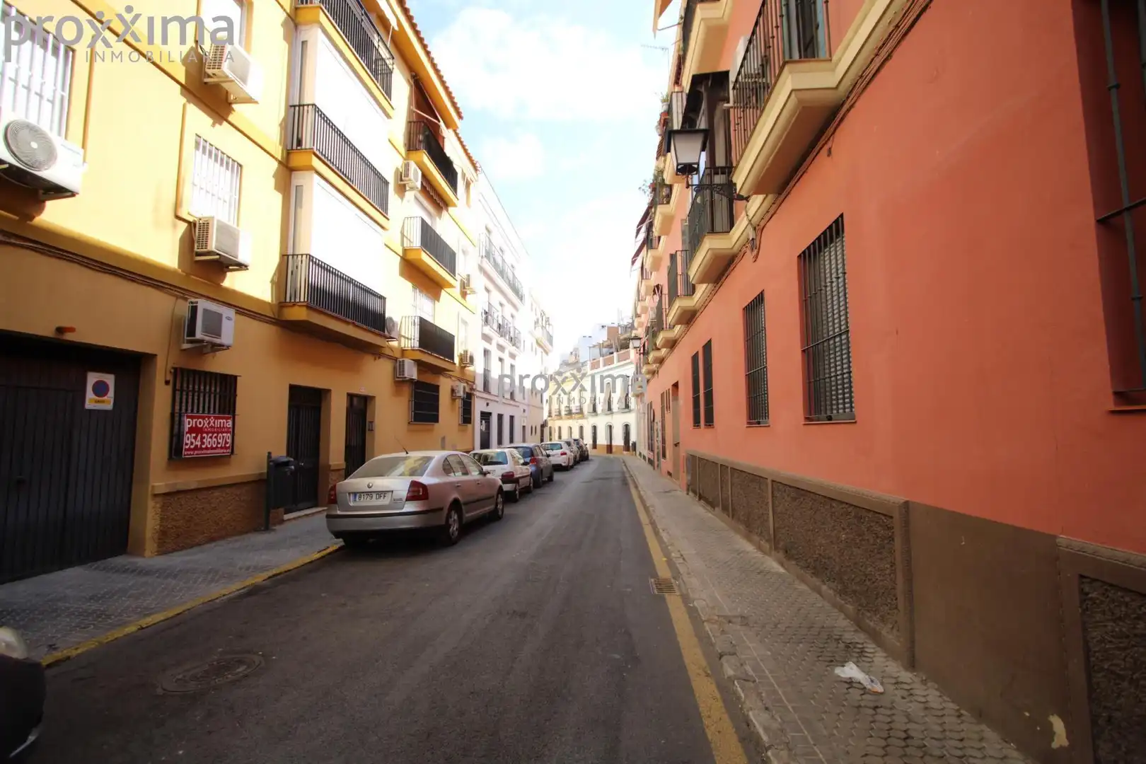 Vista exterior de Local en venda en Sevilla