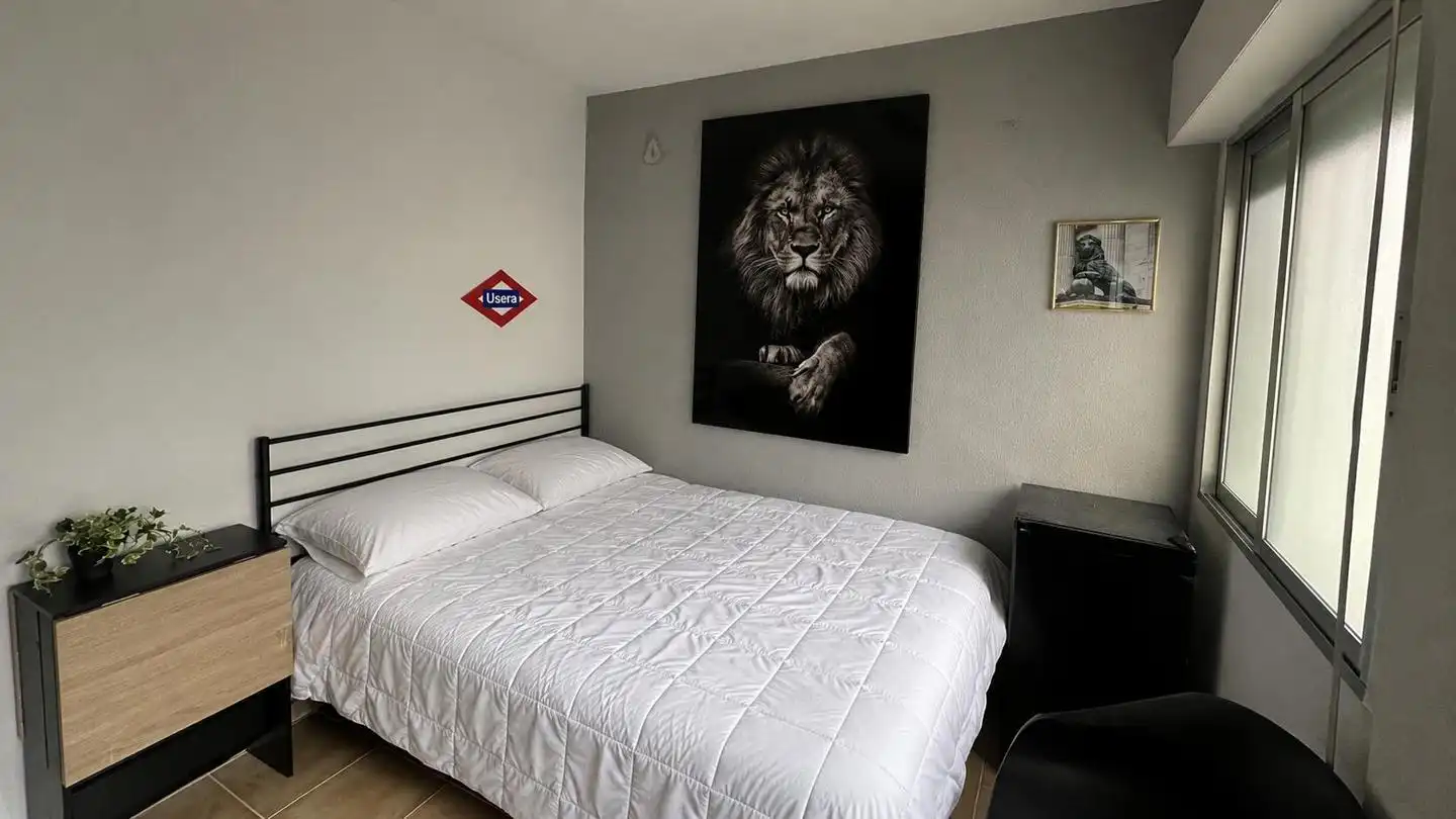 Dormitori de Planta baixa per a compartir en Madrid amb Moblat