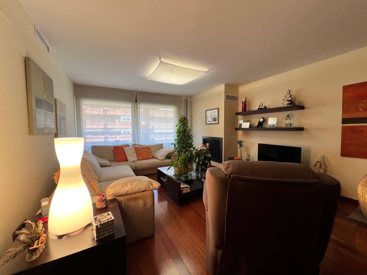 Living room of Flat for sale in Manresa  with Air Conditioner, Heating and Parquet flooring