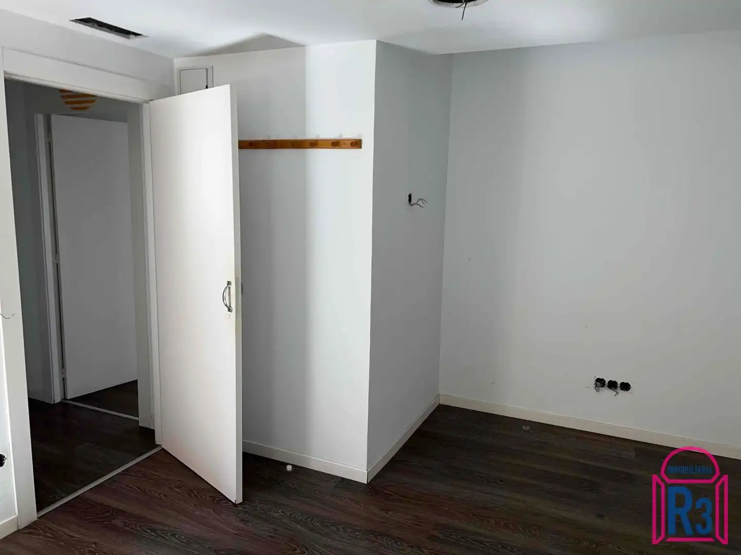 Schlafzimmer von Büro zum Verkauf in León Capital  mit Heizung