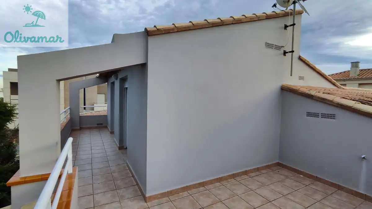 Terrassa de Casa o xalet en venda en Oliva amb Moblat