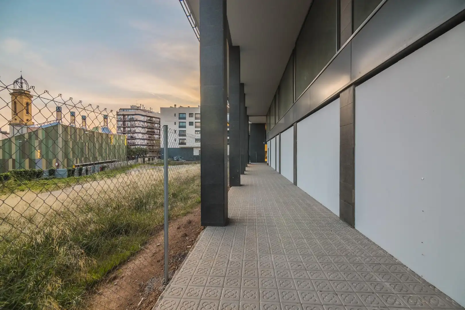 Vista exterior de Local en venda en Barcelona