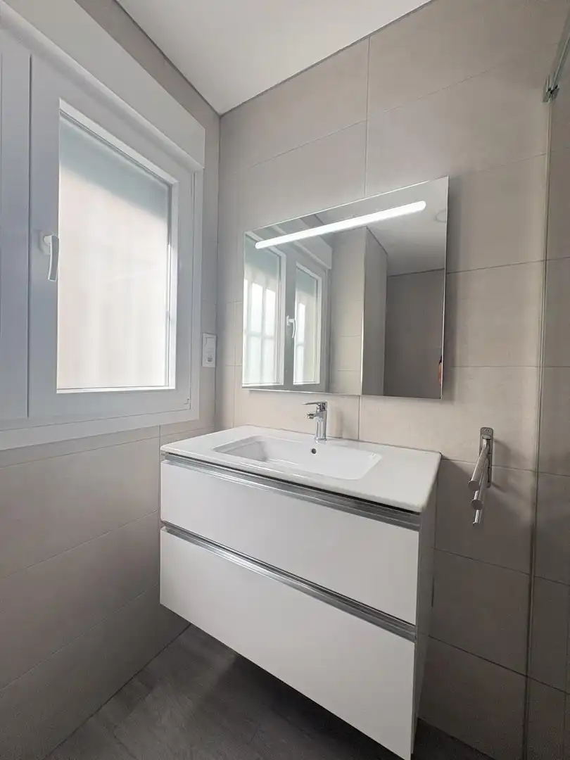 Baño de Planta baja de alquiler en Madrid con Calefacción