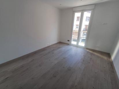 Dormitori de Apartament en venda en Vitoria - Gasteiz amb Calefacció, Parquet i Balcó